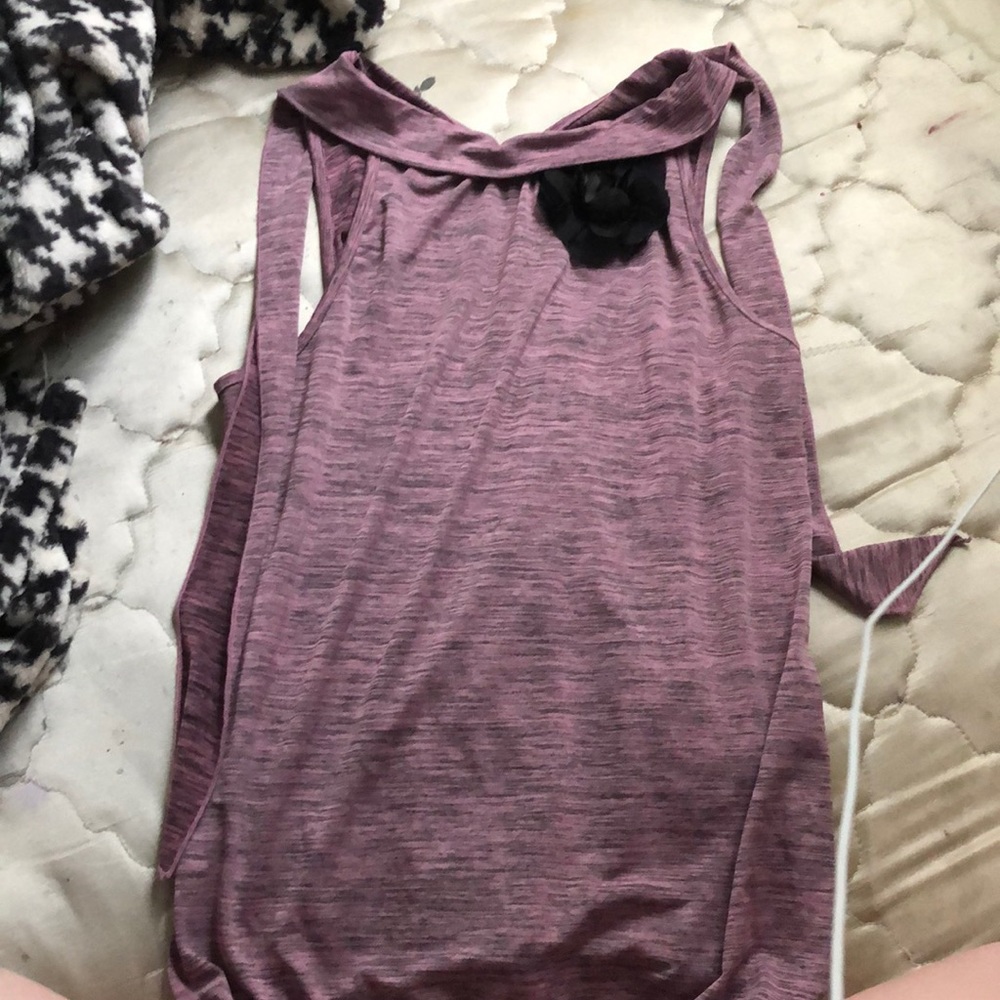 Tank top has straps u tie behind ur neck